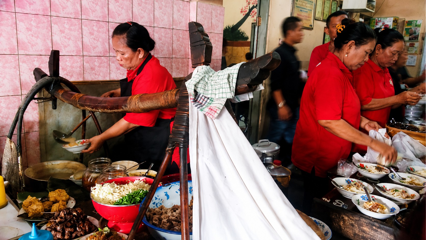 Soto Kudus Bu Djatmi thumbnail