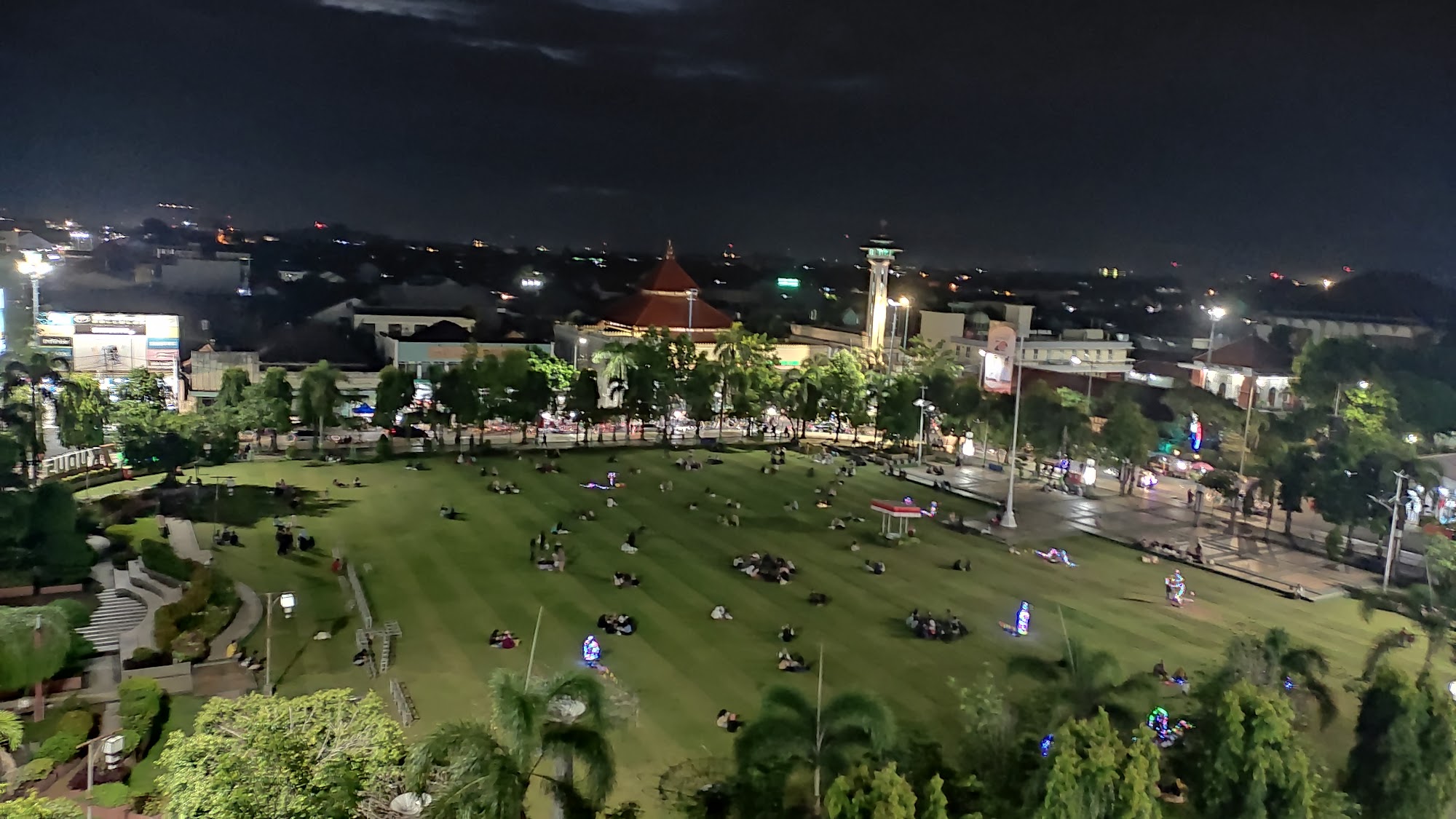 Alun-Alun Simpang 7 Kudus thumbnail